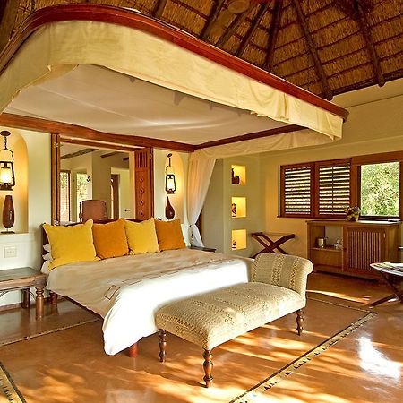 Sanctuary Chobe Chilwero Hotell Kasane Exteriör bild