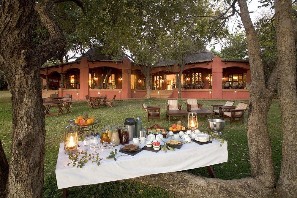 Sanctuary Chobe Chilwero Hotell Kasane Exteriör bild