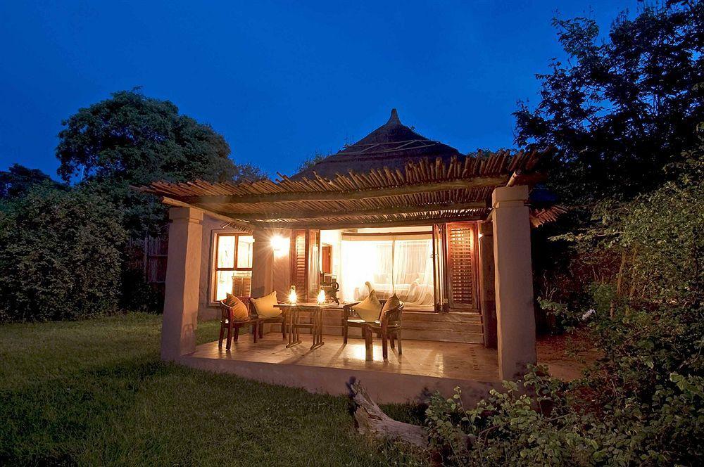 Sanctuary Chobe Chilwero Hotell Kasane Exteriör bild