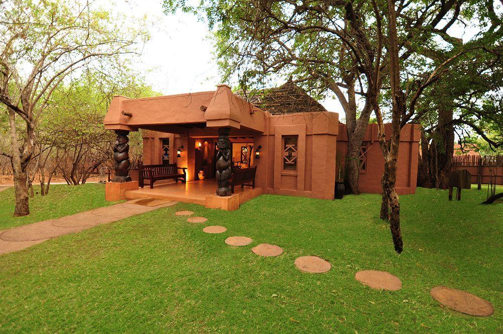 Sanctuary Chobe Chilwero Hotell Kasane Exteriör bild