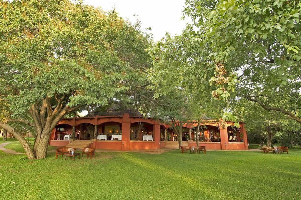 Sanctuary Chobe Chilwero Hotell Kasane Exteriör bild