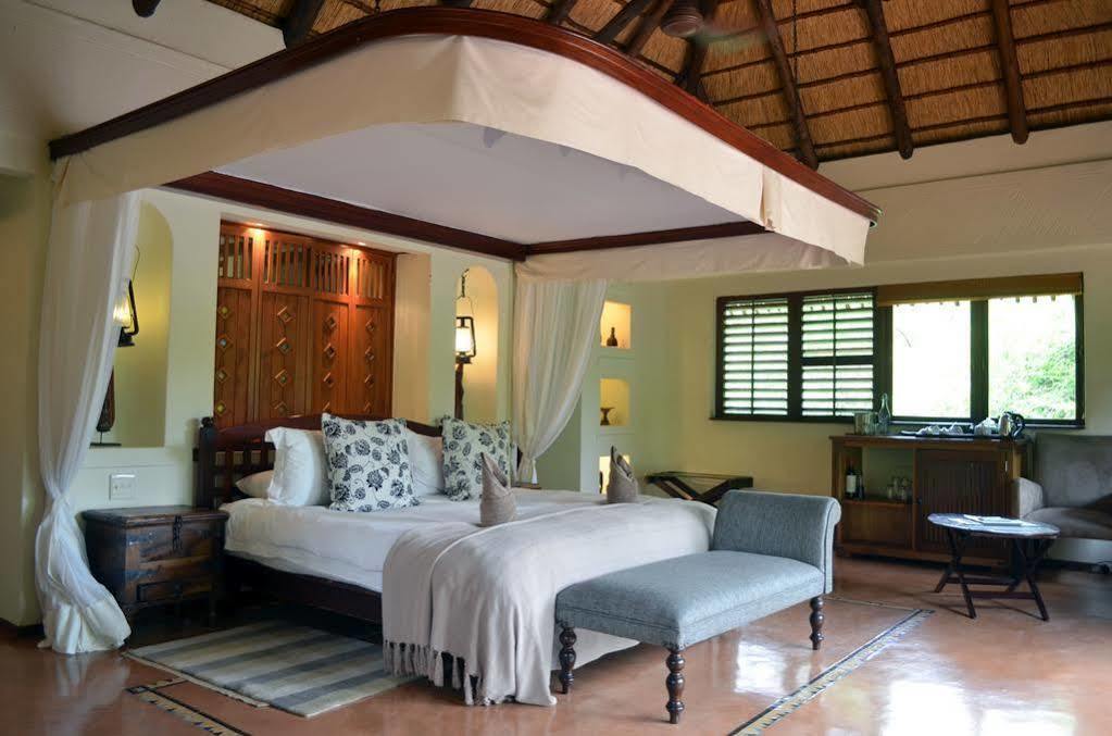 Sanctuary Chobe Chilwero Hotell Kasane Exteriör bild